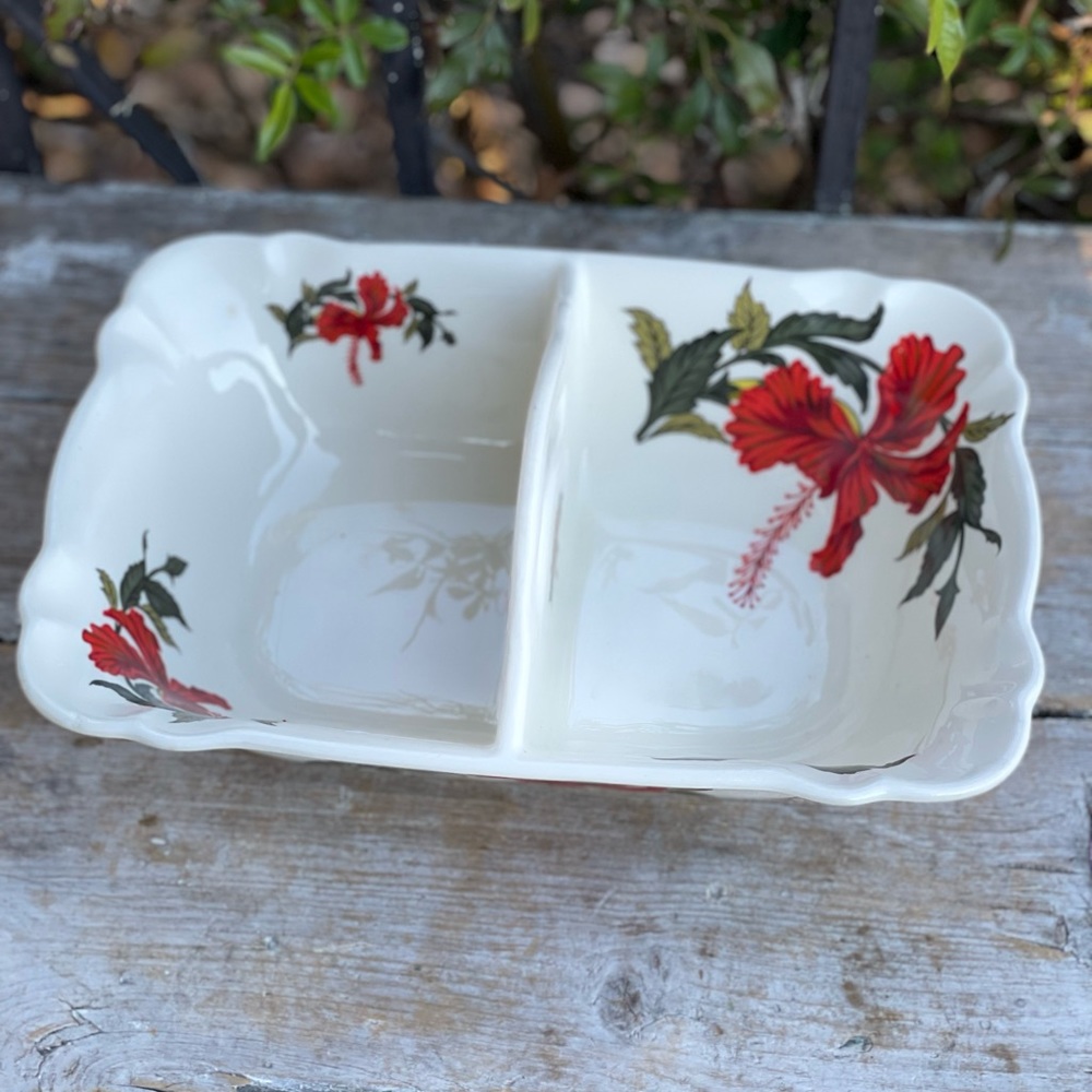 IVA-LURE Crooksville White Hibiscus Divided Serving Dish USA holiday Christmas